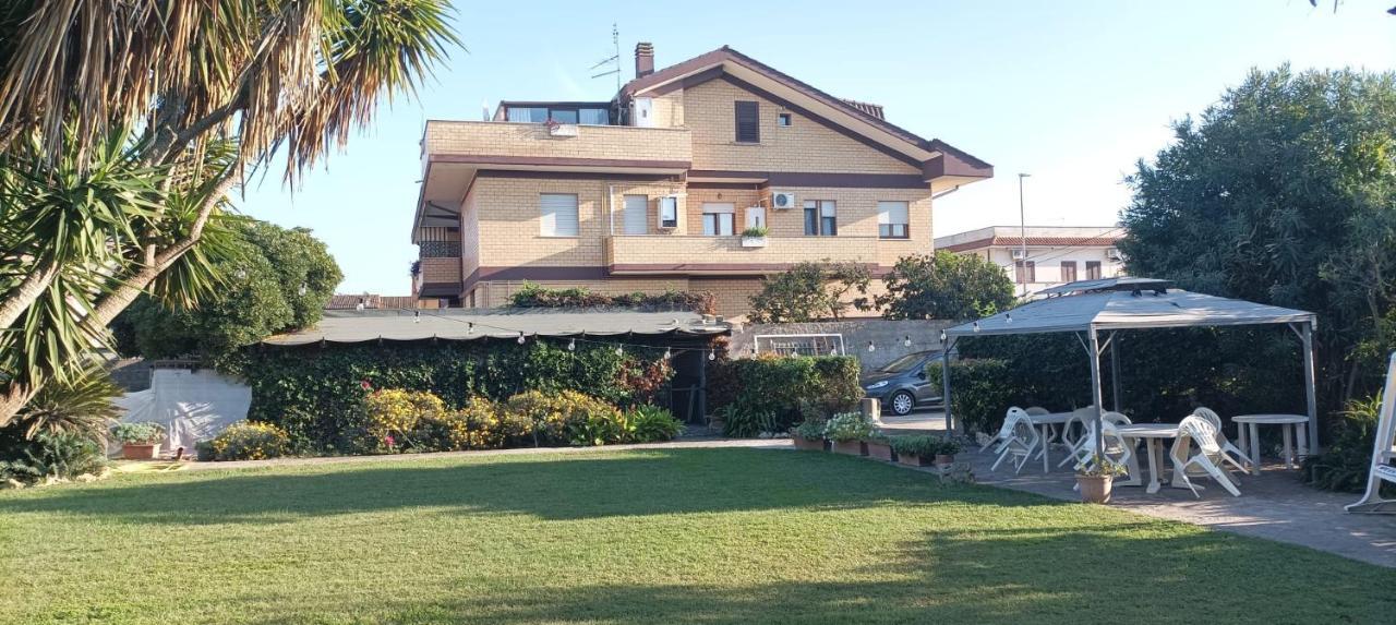 King Suite - Intera Suite Vicino Aeroporto E Fiera Di Roma Fiumicino Exterior foto